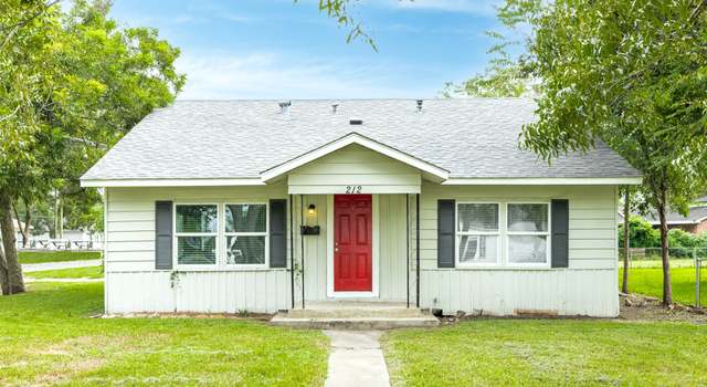 Photo of 212 N Elm St, Sweeny, TX 77480