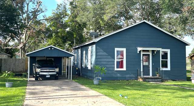 Photo of 113 Shimek St, El Campo, TX 77437