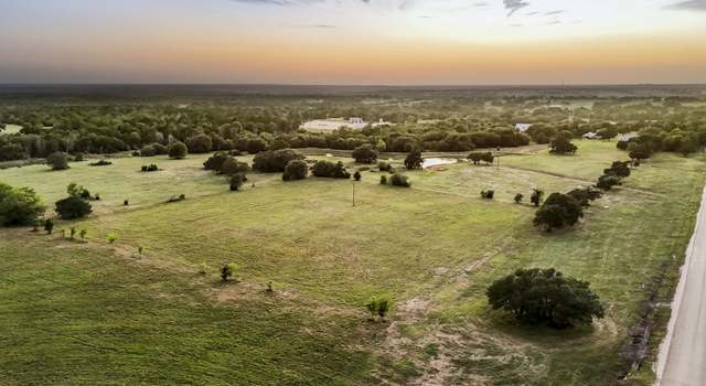 Photo of 17 Round Top Farms Dr, Round Top, TX 78954