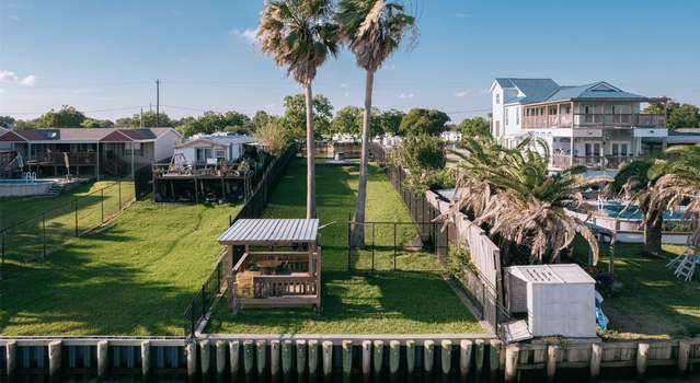 Photo of 2338 Bay Oaks Harbor Dr, Baytown, TX 77523