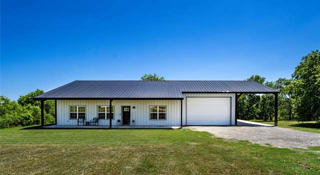 Photo of 108 High Meadow Ct, Schulenburg, TX 78956