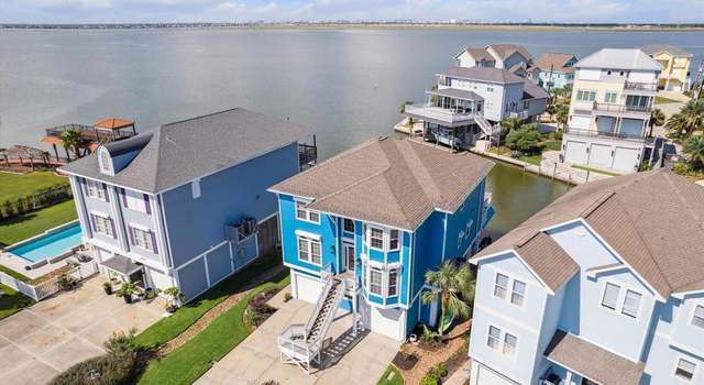 Photo of 422 Sunset Cir, Tiki Island, TX 77554