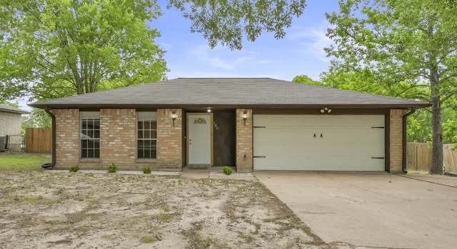 Photo of 105 Tracy St, Huntsville, TX 77320