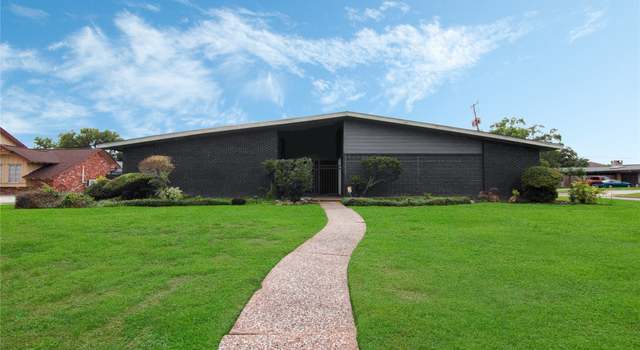 Photo of 4821 Saint Andrews Dr, Baytown, TX 77521