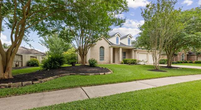 Photo of 1221 Torchwood Dr, Friendswood, TX 77546