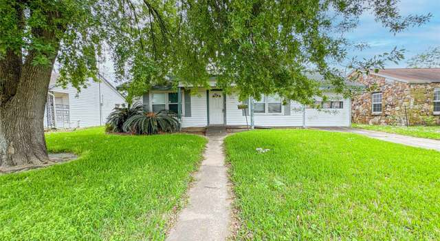 Photo of 1421 5th Ave N, Texas City, TX 77590