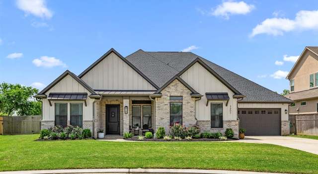 Photo of 3207 Whispering Pecans Dr, Fulshear, TX 77441