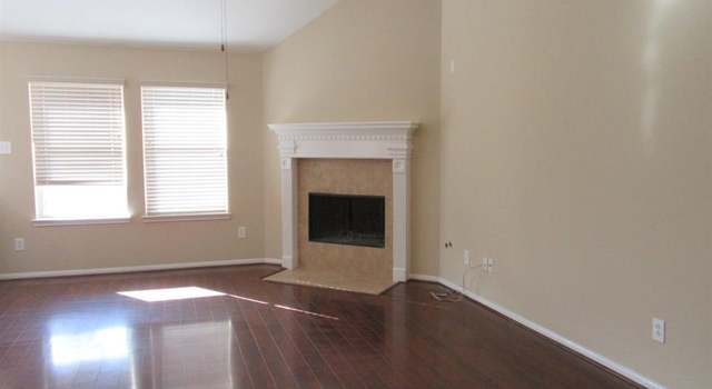 Photo of 2004 Plantain Lily Ct, Pearland, TX 77581