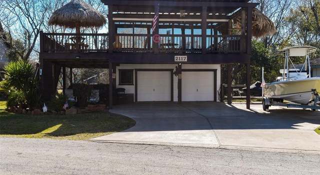 Photo of 2117 E Winn St, Kemah, TX 77565