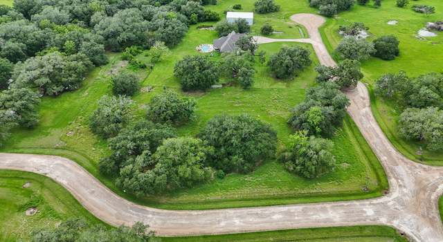 Photo of 64 Center Tree Dr, Palacios, TX 77465