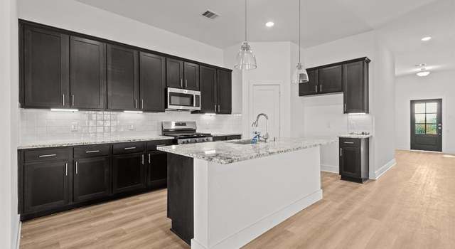 Photo of 32318 Sunbeam Dr, Fulshear, TX 77441
