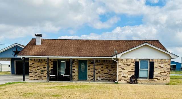 Photo of 388 County Road 2003 N, Hardin, TX 77575