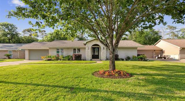 Property at 806 Hackberry St, La Porte, TX 77571, 3 beds, 2 baths