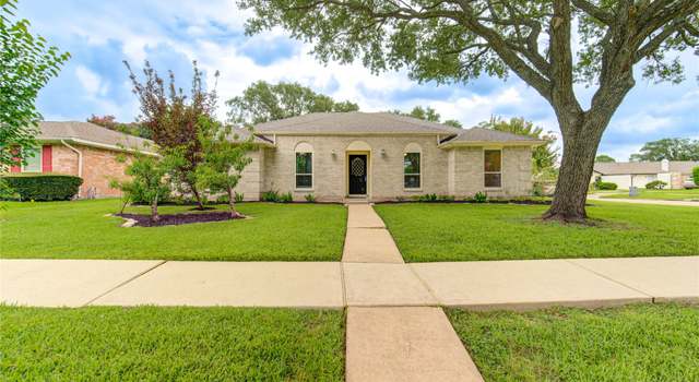 Photo of 12202 Meadowhollow Dr, Meadows Place, TX 77477