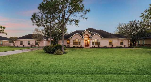 Photo of 327 Lago Circle Dr N, Santa Fe, TX 77517