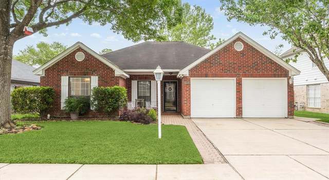 Photo of 1118 Woodchase Dr, Pearland, TX 77581
