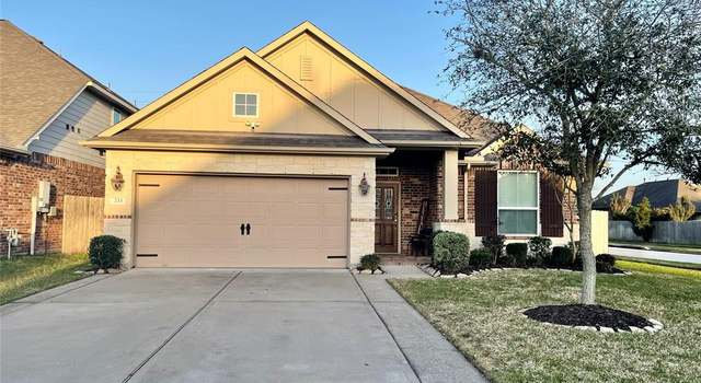 Photo of 211 Brookwood Park Ln, Dickinson, TX 77539