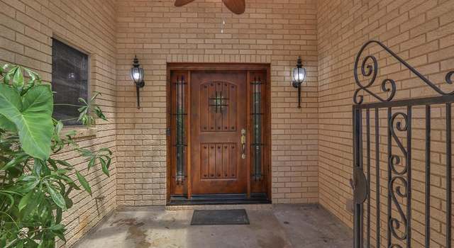 Photo of 6721 W Bayou Dr, Hitchcock, TX 77563