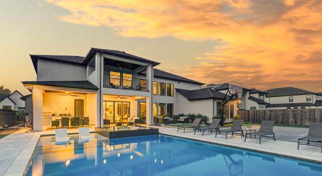 Photo of 10138 Regatta Shore Dr, Missouri City, TX 77459