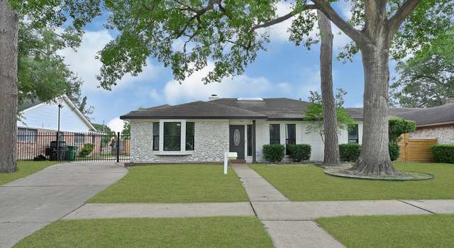 Photo of 7530 Deep Forest Dr, Houston, TX 77088