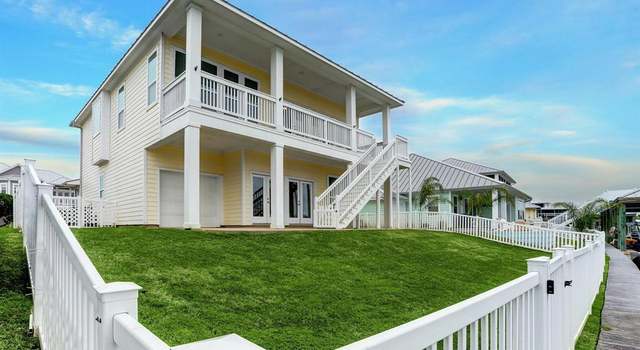 Photo of 5225 Brigantine Cay Ct, Texas City, TX 77590