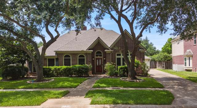 Photo of 4910 Glen Hollow St, Sugar Land, TX 77479
