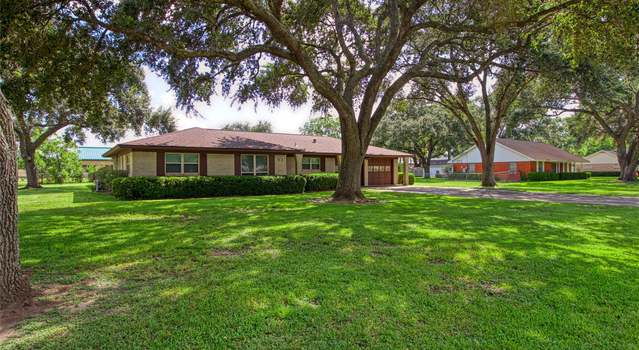 Property at 5824 Homestead Rd, Rosenberg, TX 77471, 3 beds, 1.5 baths