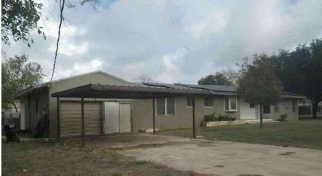 Photo of 719 E Taft St, Pearsall, TX 78061