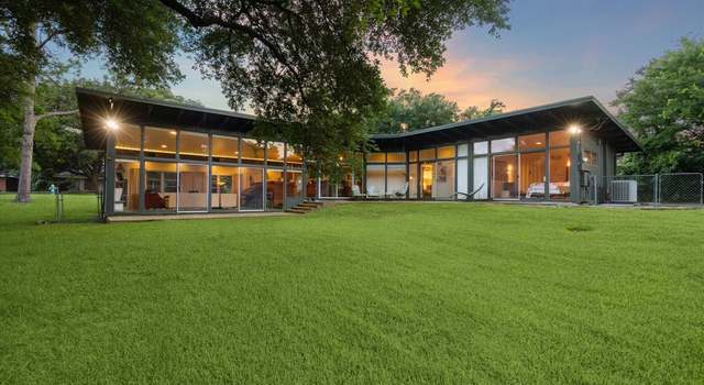 Photo of 7919 Glenview Dr, Houston, TX 77061