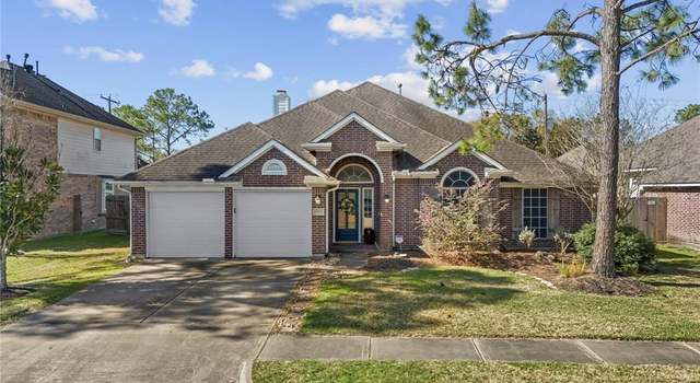 Photo of 1206 Lake Shore Dr, Pearland, TX 77581