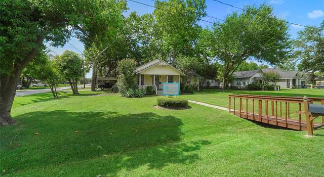Photo of 701 Clarence St, Tomball, TX 77375