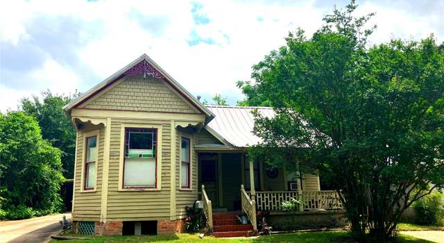 Photo of 504 Gay Hill St, Brenham, TX 77833