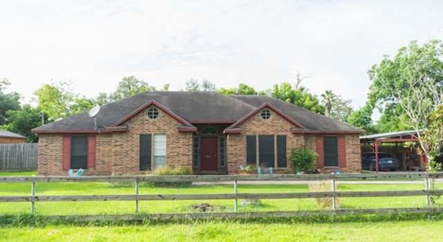 Photo of 308 W Pear St, Winnie, TX 77665