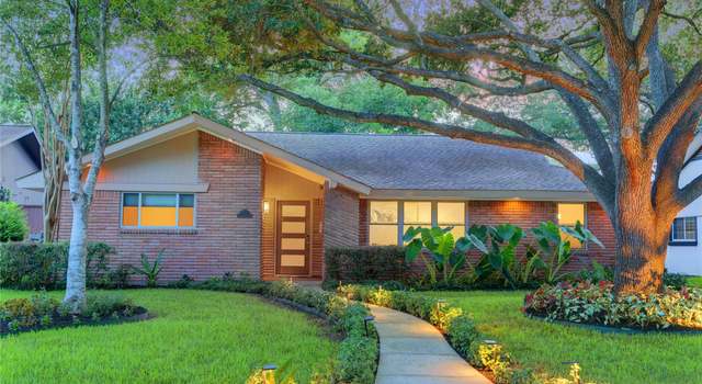 Photo of 9610 Greenwillow St, Houston, TX 77096