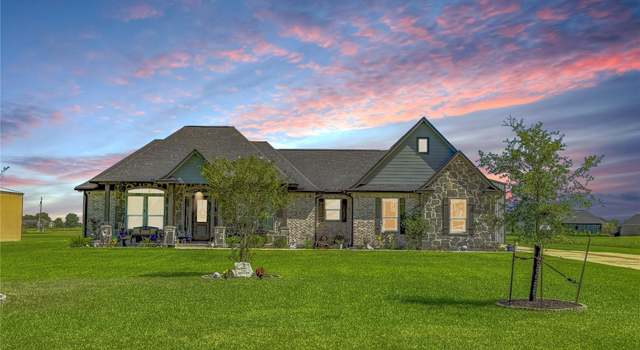 Photo of 1231 Appaloosa Cir, Angleton, TX 77515