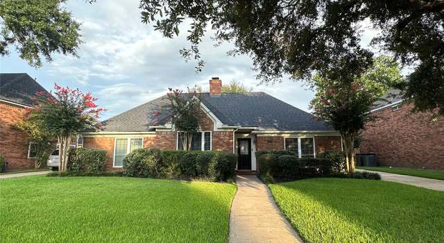 Photo of 4423 Warwick Dr, Sugar Land, TX 77479