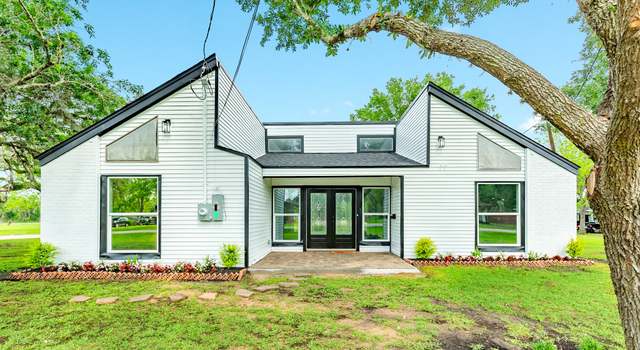 Photo of 1103 E 7th St, Sweeny, TX 77480