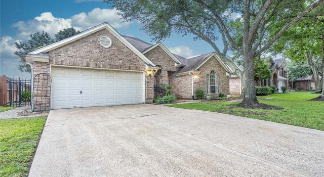 Photo of 117 Greenridge Cir, League City, TX 77573