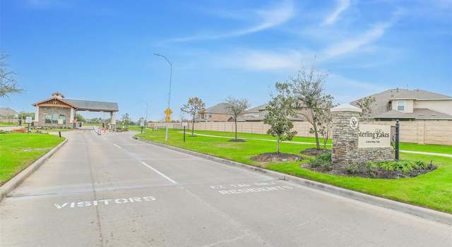 Photo of 9503 Silver Ridge Dr, Rosharon, TX 77583
