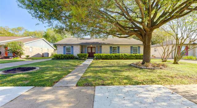 Photo of 11506 Brook Meadows Ln, Meadows Place, TX 77477