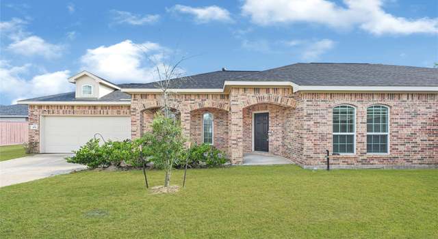 Photo of 404 Flycatcher Ct, Clute, TX 77531