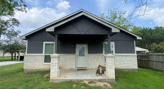 Photo of 301 S Victoria St, Louise, TX 77455