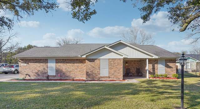 Photo of 3046 Cedar Dr, La Marque, TX 77568