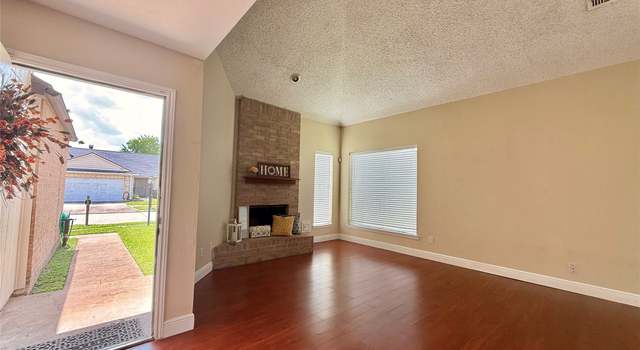 Photo of 6603 Briar Terrace Dr, Houston, TX 77072