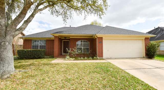Photo of 2105 Tower Bridge Rd, Pearland, TX 77581