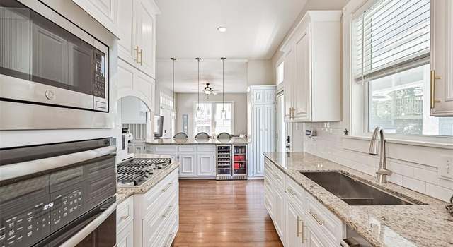 Photo of 1827 Avenue M, Galveston, TX 77550