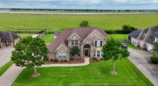 Photo of 119 Spanish Oak Cir, Lake Jackson, TX 77566