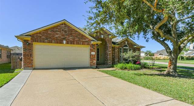 Photo of 2102 Forest Bank Ln, Pearland, TX 77581