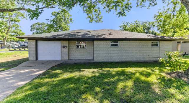 Photo of 401 S Fig St, Sweeny, TX 77480