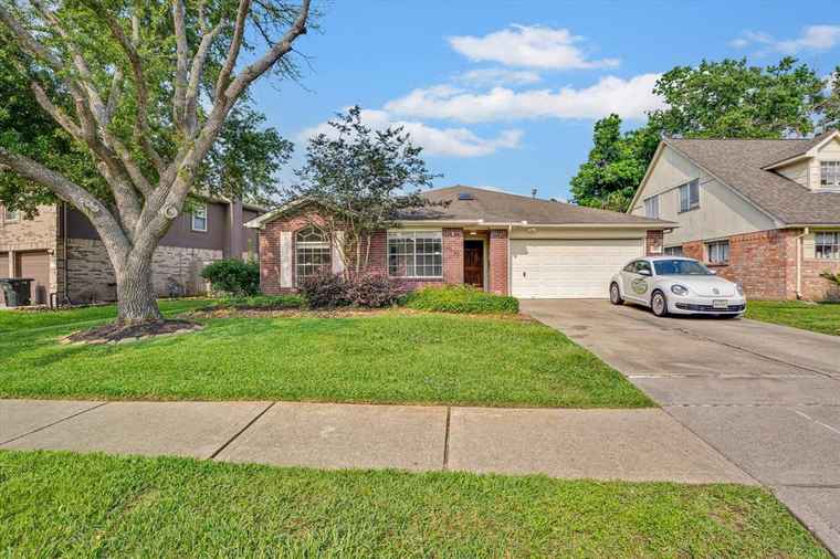 Photo of 18815 Long Trace Dr Humble, TX 77346